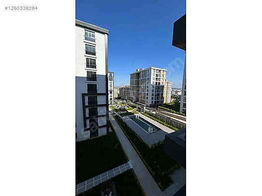 Kurtköy | Havuzlu Site İçinde Balkonlu Ebeveyn Banyolu Sıfır 2+1
