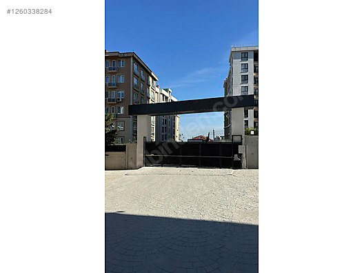 Kurtköy | Havuzlu Site İçinde Balkonlu Ebeveyn Banyolu Sıfır 2+1