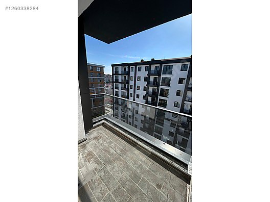 Kurtköy | Havuzlu Site İçinde Balkonlu Ebeveyn Banyolu Sıfır 2+1