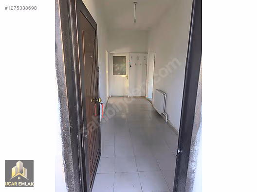 UÇAR EMLAKTAN ĞÜLLÜBAĞ MAH.YOLA YAKIN KİRALIK3+1 #1275338698