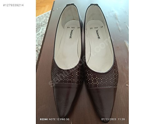 Used & Brand New Items / Clothing & Accessories / Women / Shoes / Classic Heels