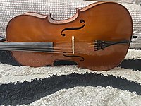 Sıfır ayarında çok çok az kullanılmış yarı el yapımı Çello.