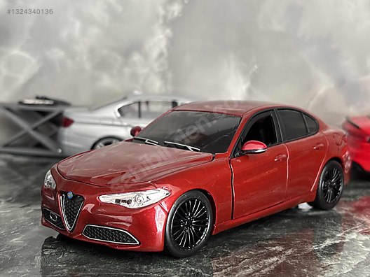 Burago Diecast Model 1:24 Alfa Romeo Araba - 1324340136