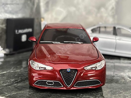Burago Diecast Model 1:24 Alfa Romeo Araba - 1324340136