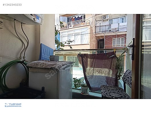 Bayraklı'da Merkezi Lokasyonda 2+1 Satılık Daire