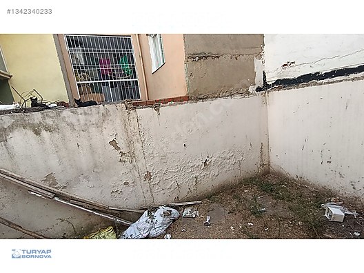 Bayraklı'da Merkezi Lokasyonda 2+1 Satılık Daire