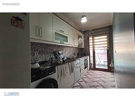 Bayraklı'da Merkezi Lokasyonda 2+1 Satılık Daire