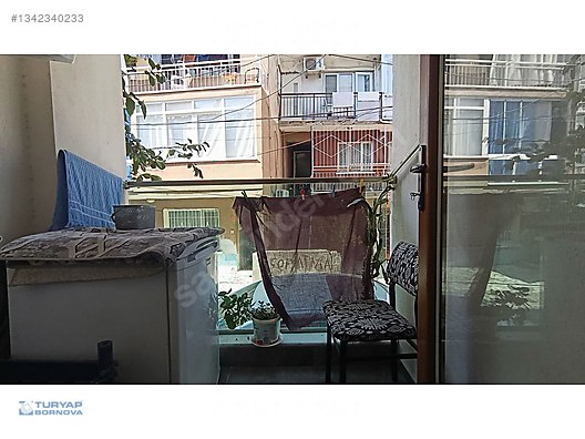 Bayraklı'da Merkezi Lokasyonda 2+1 Satılık Daire