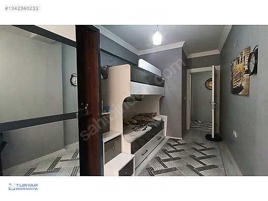 Bayraklı'da Merkezi Lokasyonda 2+1 Satılık Daire