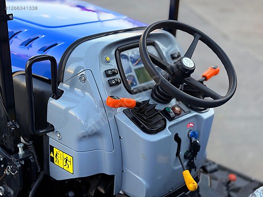 Machinery / Agricultural Machines / Tractors / New Holland / T3.70B