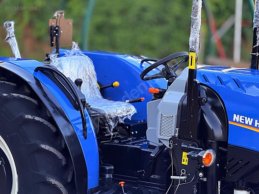 Machinery / Agricultural Machines / Tractors / New Holland / T3.70B