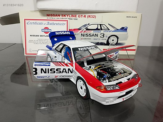 Autoart Diecast Model 1:18 Nissan Araba - 1318341620
