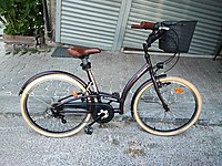 BTwin Elips 320 şehir bisikleti ve BTwin CONT4 km okuyucu ve za