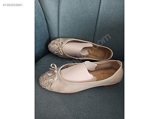 Used & Brand New Items / Clothing & Accessories / Women / Shoes / Flat Shoes