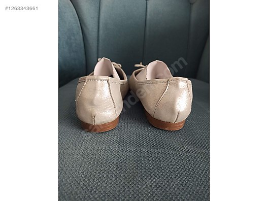 Used & Brand New Items / Clothing & Accessories / Women / Shoes / Flat Shoes