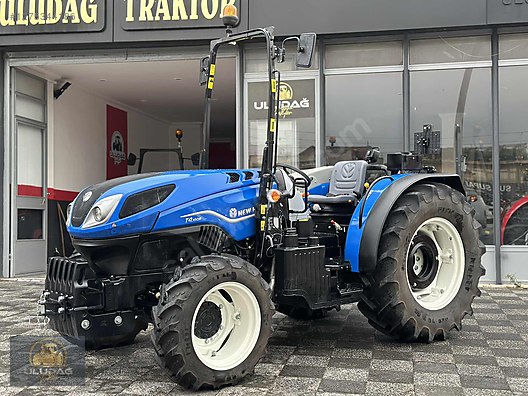 Machinery / Agricultural Machines / Tractors / New Holland / T4.100B