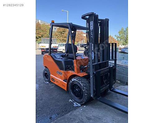 Machinery / Industrial / Carrying & Stacking Equipment / Forklifts / For Sale / Ceylift