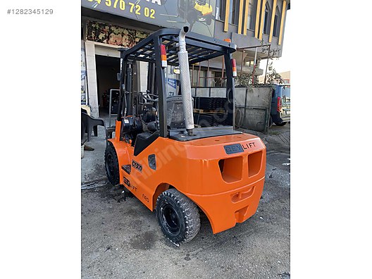 Machinery / Industrial / Carrying & Stacking Equipment / Forklifts / For Sale / Ceylift