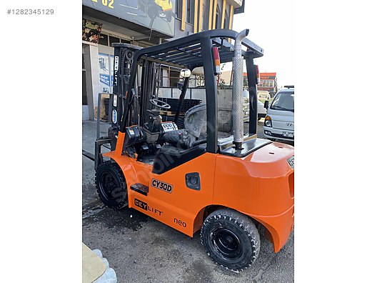Machinery / Industrial / Carrying & Stacking Equipment / Forklifts / For Sale / Ceylift