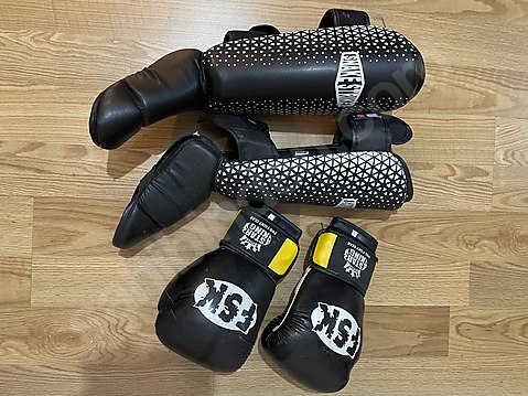 Kick Boks Eldiveni ve Kaval Koruyucular