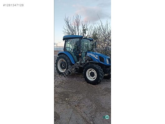 Machinery / Agricultural Machines / Tractors / New Holland / TT4.65