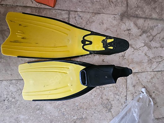 Used & Brand New Items / Sports / Water Sports / Swimming / Clothing & Accessories / Palet