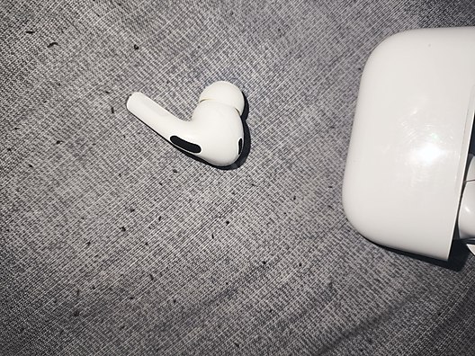 Used & Brand New Items / Cell Phones & Accessories / Accessories / Bluetooth Headphones