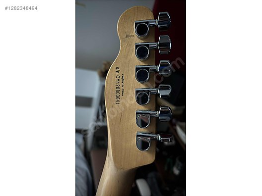 Squier Elektro Gitar