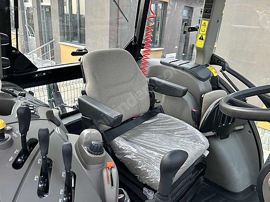 Machinery / Agricultural Machines / Tractors / Case IH / Farmall 110C