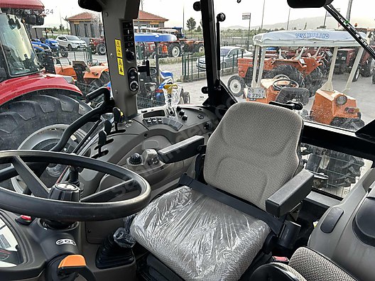 Machinery / Agricultural Machines / Tractors / Case IH / Farmall 110C