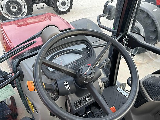 Machinery / Agricultural Machines / Tractors / Case IH / Farmall 110C