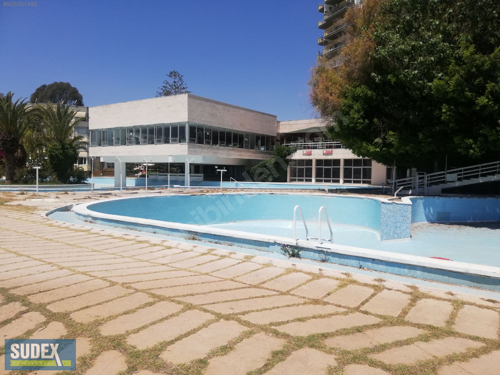 Mersin Mezitli Denize Sıfır Site İçerisinde Havuzlu Müstakil Ev