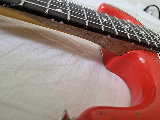 İkinci El ve Sıfır Alışveriş / Müzik / Müzik Aletleri / Telli Çalgılar / Gitar / Elektro