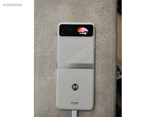 Used & Brand New Items / Cell Phones & Accessories / Cell Phones / Motorola / Razr 40