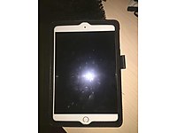 Apple mini 3 tablet