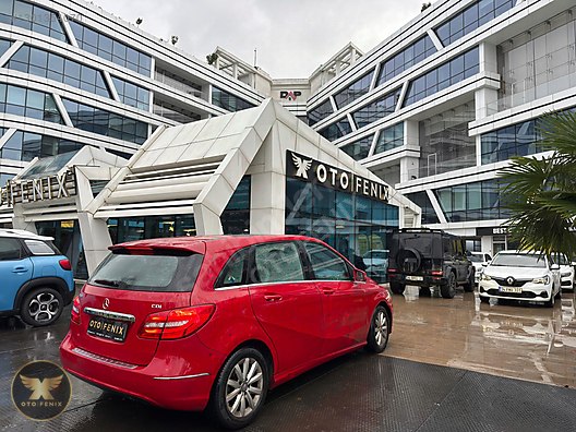 OTOFENİX 2014 MERCEDES B 180CDI B.EFFICIENCY CAM TAVAN 124.320KM