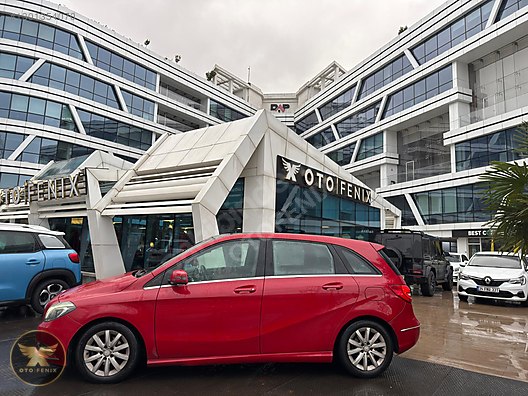 OTOFENİX 2014 MERCEDES B 180CDI B.EFFICIENCY CAM TAVAN 124.320KM