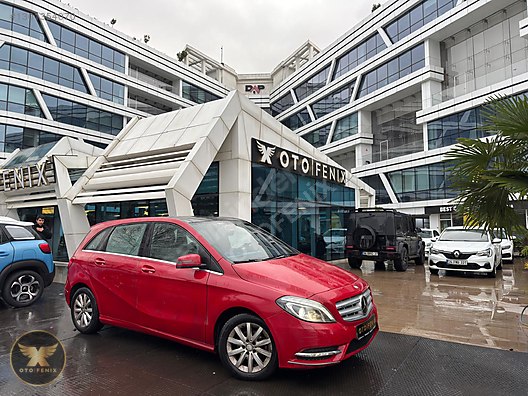 OTOFENİX 2014 MERCEDES B 180CDI B.EFFICIENCY CAM TAVAN 124.320KM