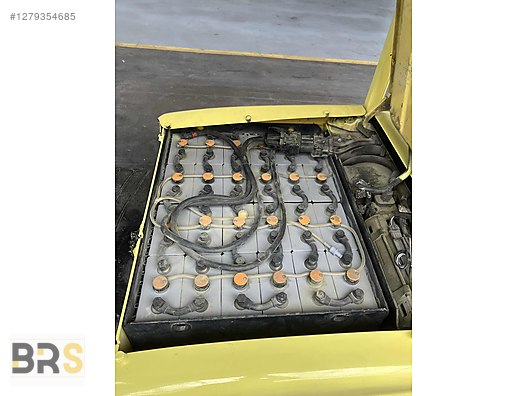 Machinery / Industrial / Carrying & Stacking Equipment / Forklifts / For Sale / Hyster