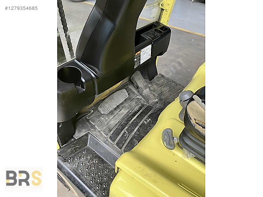 Machinery / Industrial / Carrying & Stacking Equipment / Forklifts / For Sale / Hyster