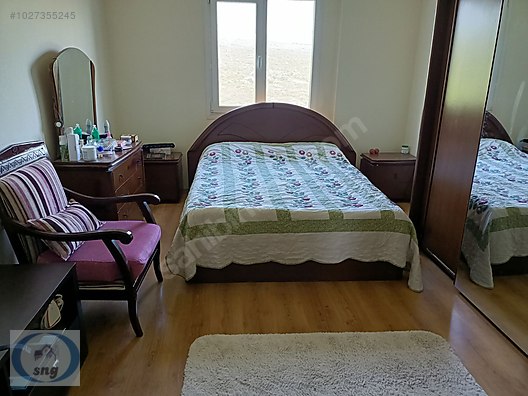 BORNOVA EVKA 3 TE TEMİZ BAKİMLİ GENİS FERAH AYDİNLİK İ 3+1 DAİRE