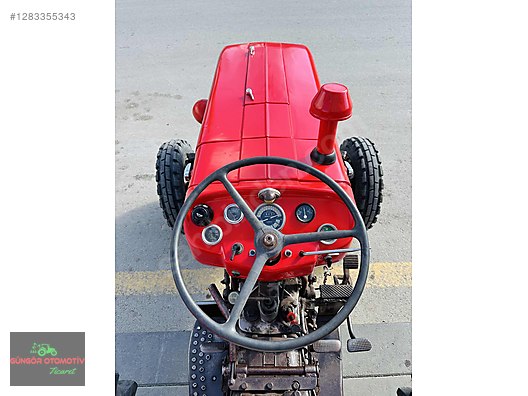 Machinery / Agricultural Machines / Tractors / Massey Ferguson / 135
