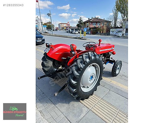 Machinery / Agricultural Machines / Tractors / Massey Ferguson / 135