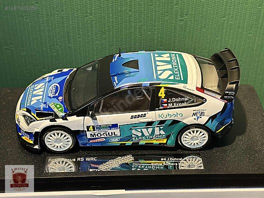 Sunstar Diecast Model 1:18 Ford Araba - 1327355353
