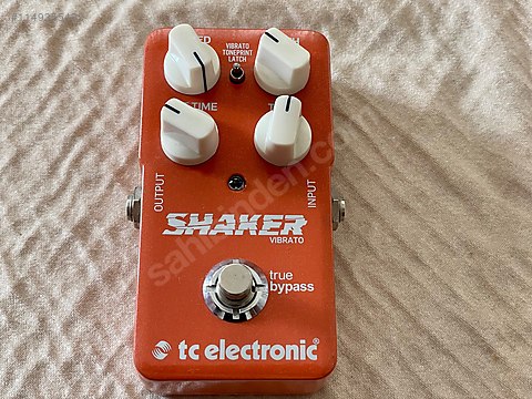 Shaker vibrato online pedal