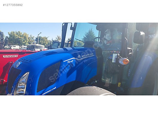 Machinery / Agricultural Machines / Tractors / New Holland / T4.75S