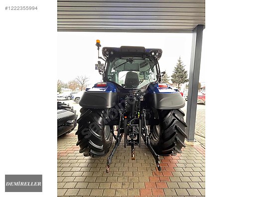 Machinery / Agricultural Machines / Tractors / New Holland / T5.140