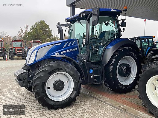 Machinery / Agricultural Machines / Tractors / New Holland / T5.140