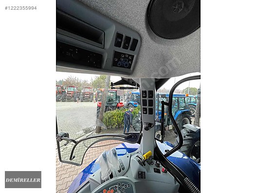 Machinery / Agricultural Machines / Tractors / New Holland / T5.140