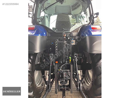 Machinery / Agricultural Machines / Tractors / New Holland / T5.140